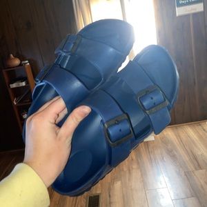 Navy blue Birkenstock’s